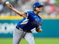 Aaron Nola iniciará la semifinal del Clásico Mundial de Béisbol para Italia
