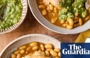 Receta de José Pizarro de guiso de pollo y frijoles blancos | Alimento