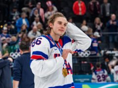 El Salón de la Fama del Hockey no tiene planes de darle a Jack Hughes el disco con la medalla de oro olímpica
