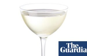 Cóctel de la semana: Martini de ajo silvestre de Carlo Scotto – receta | Cócteles