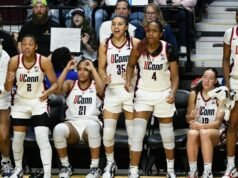 Torneo de baloncesto universitario femenino: favorito de UConn; UCLA, Texas, Carolina del Sur siguiente