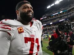 Fuentes: 49ers renuncian a la opción de Trent Williams, acuerdo visual