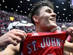 La bandeja de Darling sella la victoria del torneo de St. John sobre Kansas