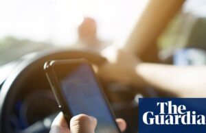 “Los niños dicen que echan un vistazo rápido a TikTok”: un nuevo tipo de conducción distraída va en aumento | Tecnología