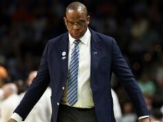 Hubert Davis no regresará como entrenador de Carolina del Norte