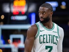 Jaylen Brown se burla de los escépticos mientras los Celtics llegan a 50 victorias