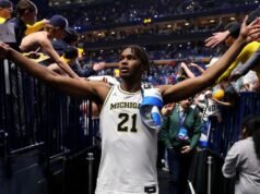 Probabilidades de torneo masculino: Arizona y Michigan son favoritos para el co-título, Wolverines son un ligero favorito en el juego