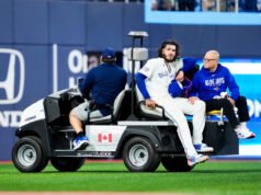 El lanzador de los Azulejos Cody Ponce fue descartado tras una lesión de rodilla contra los Rockies en su primera apertura en la MLB desde 2021.