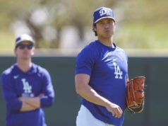 Shohei Ohtani regresa a los Dodgers después del CMB y se espera que lance una vez antes del final del entrenamiento de primavera.