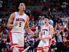 El No. 1 Arizona supera al No. 4 Arkansas para avanzar al torneo NCAA Elite 8 por primera vez desde 2015