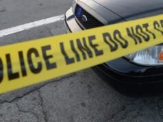 La policía de Oakland identifica a un hombre asesinado en el sofá de una tienda de reparación de teléfonos