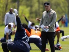 Los 49ers contratan a Matt Eberflus para reemplazar a Gus Bradley en el lado defensivo