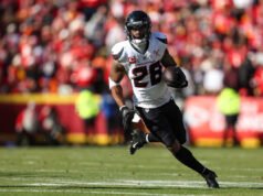 Según los informes, los Texans liberaron al RB Joe Mixon, quien se perdió la temporada 2025 por una lesión en el pie.