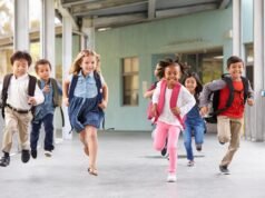 Hacer que el recreo sea obligatorio para todos los estudiantes en los grados K-8