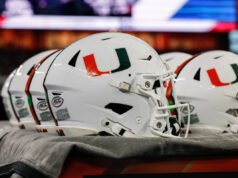 El exjugador de fútbol de Miami Rashaun Jones será juzgado nuevamente en mayo por un caso de asesinato después de un juicio nulo