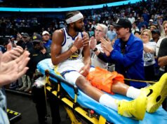 Según los informes, Moses Moody de los Warriors fue diagnosticado con un desgarro en el tendón rotuliano después de ser estirado contra los Mavs