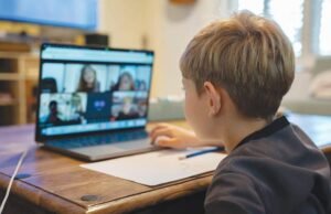 Los estudiantes israelíes navegan por los exámenes, las sirenas y la vida cotidiana durante la guerra de Irán