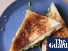 Chiles empanizados rellenos y tostadas de queso con chile: bocadillos Holi favoritos de Maunika Gowardhan – Recetas | comida y bebida india