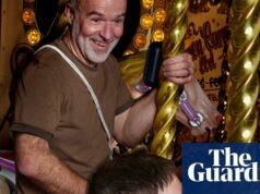 El presentador de CBeebies, George Webster, mira hacia atrás: ‘Aparte del señor Tumble y Dave Benson Phillips, mi papá es mi héroe’ | Familia