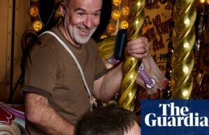 El presentador de CBeebies, George Webster, mira hacia atrás: ‘Aparte del señor Tumble y Dave Benson Phillips, mi papá es mi héroe’ | Familia