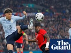El equipo de Inglaterra se ve afectado por más retiradas cuando el trío de los Stones y el Arsenal se retira del partido de Japón | Inglaterra