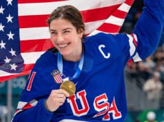 La capitana estadounidense de hockey sobre hielo, Hilary Knight, revela que jugó en los Juegos Olímpicos de Invierno de 2026 con un desgarro del ligamento colateral medial en la rodilla