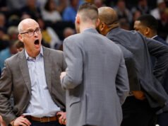 Dan Hurley multado con $25,000 por Big East después de la expulsión de último segundo, el No. 4 UConn cae ante Marquette en el final de la temporada regular