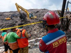 Hallan los cuerpos de siete víctimas tras el derrumbe de una montaña de basura en un vertedero