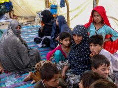 Casi 66.000 afganos desplazados por intensos combates en la frontera con Pakistán: ONU