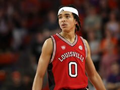 El estudiante de primer año de Louisville, Mikel Brown, se perderá el fin de semana inaugural del Torneo de la NCAA por una lesión en la espalda