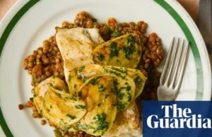 Recetas de lentejas de Stuart Gillies: estofadas con pasta y condimentadas con bacalao | Alimento