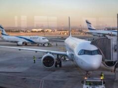 Herzog da la bienvenida a los israelíes que regresan de vuelos de rescate de guerra en el aeropuerto Ben Gurion
