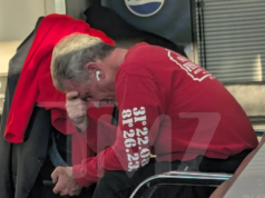 Congresista de Georgia asiste al partido de béisbol de su nieto en medio del cierre del gobierno