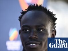 La sensación australiana del sprint Gout Gout se enfrenta a su rival Lachlan Kennedy en los 200 metros – vídeo | soltar soltar