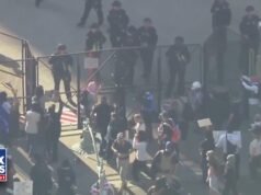 Algunas protestas contra los Reyes se convierten en un caos violento, según muestran vídeos