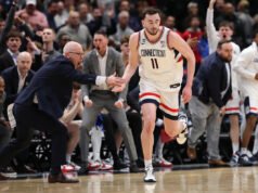 Se avecina una batalla de sangre azul: después de que UConn sobrevive a la furiosa manifestación de MSU, le espera un enfrentamiento con Duke con una apuesta por la Final Four en juego.