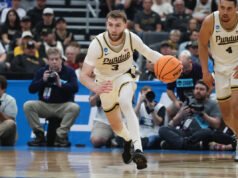 La estrella de Purdue, Braden Smith, rompe el récord de asistencias de Bobby Hurley mientras lleva a los Boilermakers a superar a Queens en el Torneo de la NCAA.