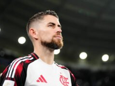 La estrella del fútbol Jorginho critica a Chappell Roan después de que una confrontación de seguridad supuestamente dejó a su nuera llorando