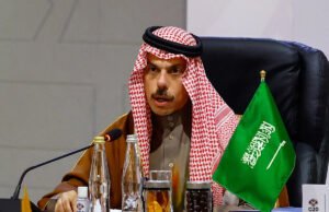 Ministro de Asuntos Exteriores saudita advierte a Irán que la paciencia en el Golfo no es ‘ilimitada’ ante los ataques