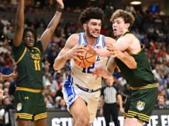 El No. 1 Duke supera un déficit de dos dígitos en el medio tiempo para evitar una gran sorpresa en el Torneo de la NCAA contra el No. 16 Siena.