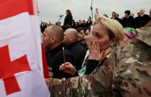 Georgia entierra al patriarca Ilia II mientras su sucesión aviva los temores de influencia rusa