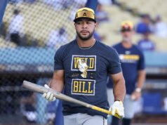 Cerveceros colocan a Andrew Vaughn en IL y convocan al mejor receptor Jeferson Quero