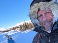 La ex estrella de reality shows Jessie Holmes gana el segundo Iditarod