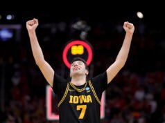 Iowa se recupera para poner fin al primer torneo de la NCAA de Nebraska y alcanzar el primer Elite Eight desde 1987