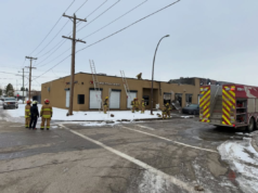 Un incendio destruye un taller de automóviles de alta gama en Canadá; los riesgos de las baterías de los vehículos eléctricos llaman la atención