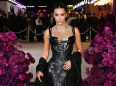 Kim Kardashian subasta raro vestido vintage de diseñador por 80 millones de dólares