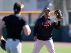 Rafael Devers de SF Giants regresa a la alineación después de una distensión en el tendón de la corva