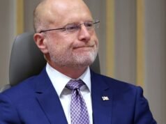 Para Trump, Brendan Carr, presidente de la FCC, es la indignación que justifica las amenazas contra las cadenas de televisión por la cobertura mediática de Irán