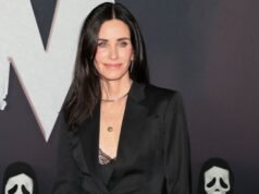 Courteney Cox es propietaria de la máquina de café espresso Breville Barista Express