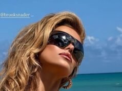 Brooks Nader se arriesga a un pellizco en un sexy bikini tanga